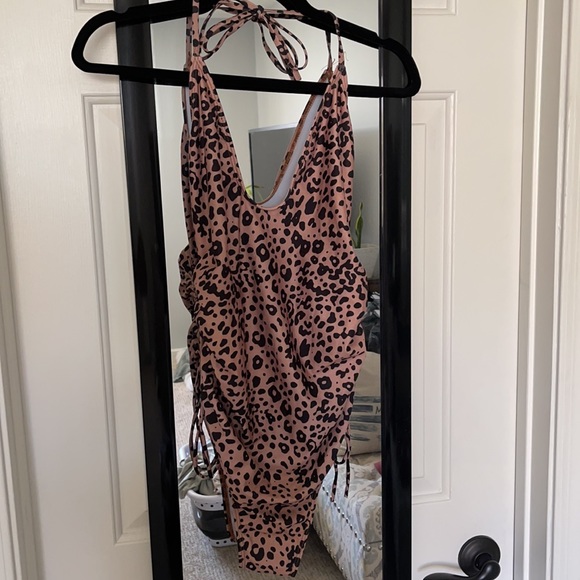Boutique Leopard Bump Friendly Swimsuit - Picture 6 of 8